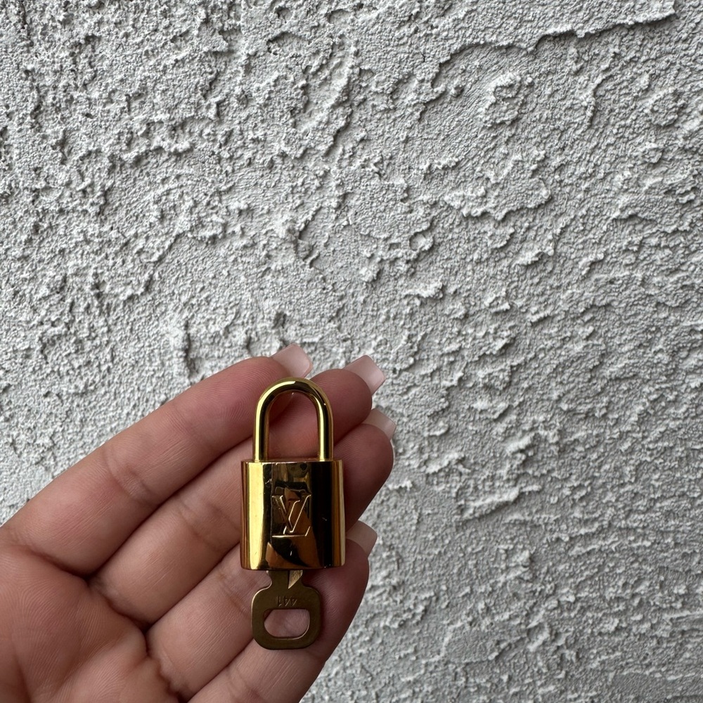 Louis Vuitton Gold Lock & Key Charm #441 - Picture 4 of 6